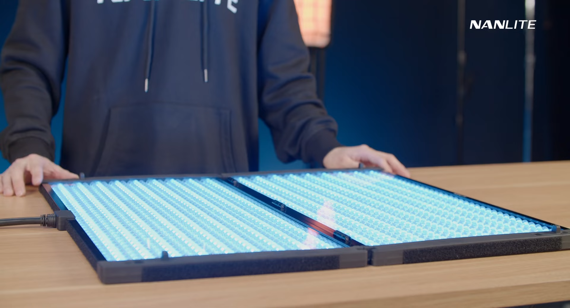 Nanlite PavoSlim 240B 240C foldable compact LED panel lights