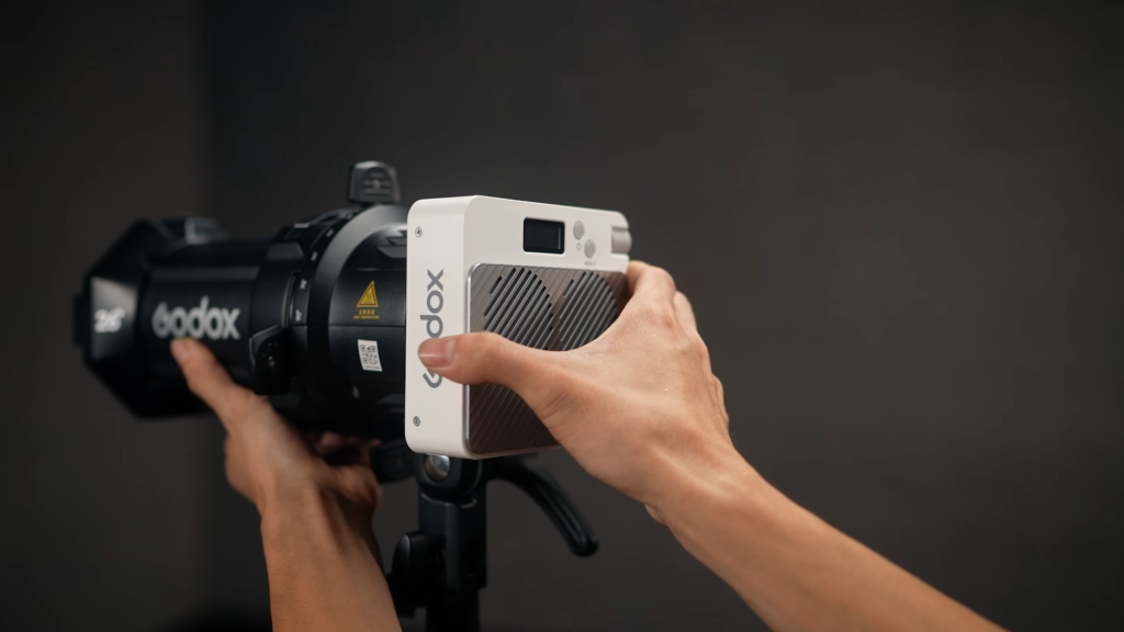 Godox ML100Bi compact pocket video COB Bi-Color LED light
