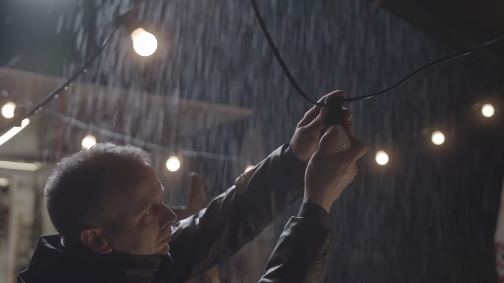 Astera LunaBulb RGB LED cine light bulb IP44 in rain