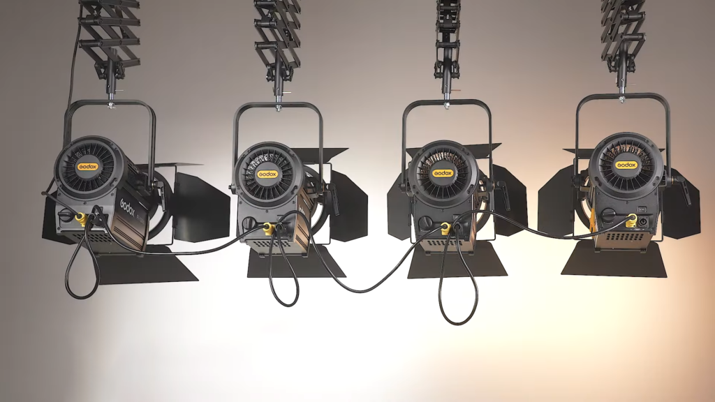 Godox F7-120Bi F7-120D fresnel led light with barn doors for stage tv daisy chain