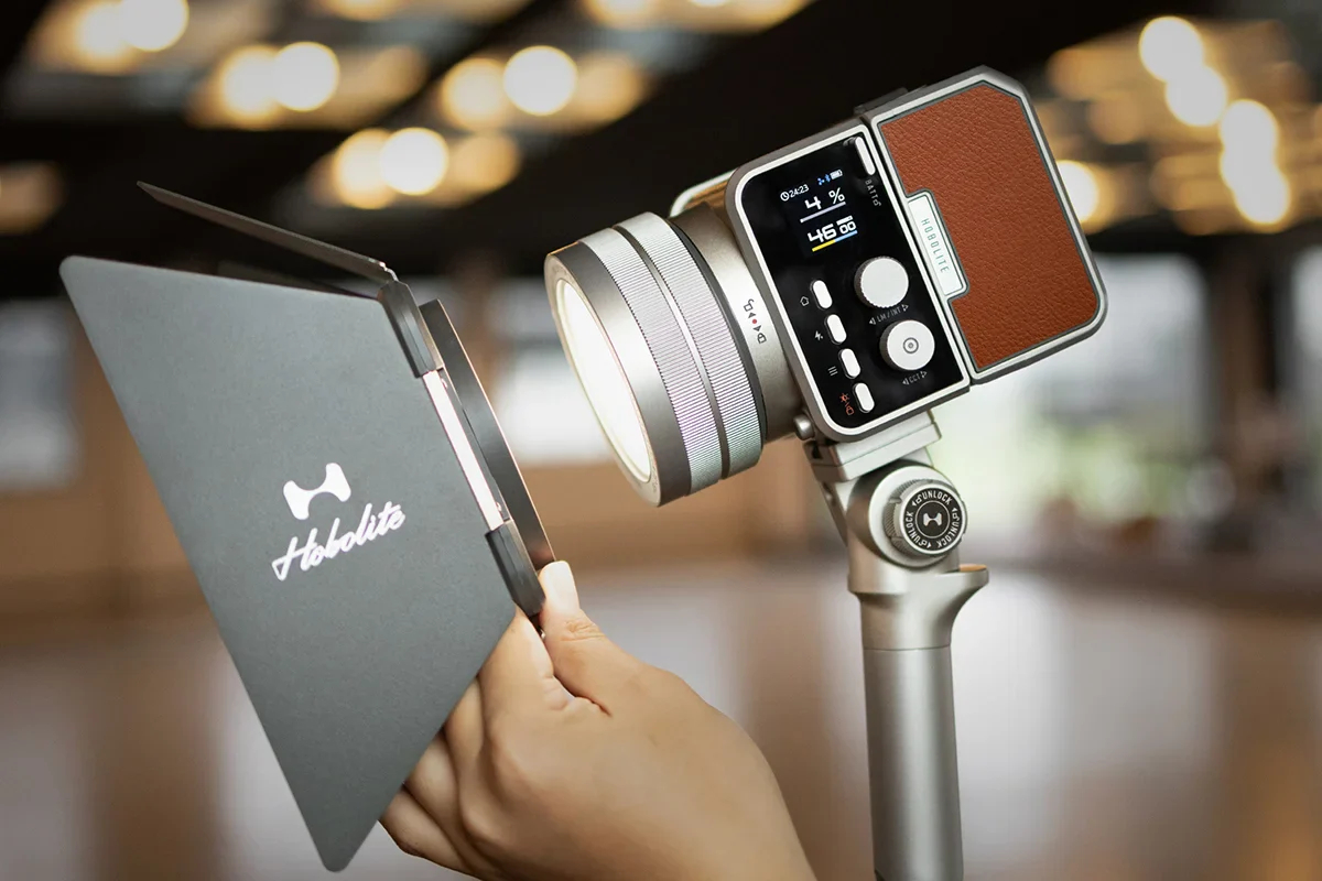 Hobolite Mini Max Bi-Color COB Video Vintage Retro LED Light With V-Mount Battery Magnetic Mount Barn Door