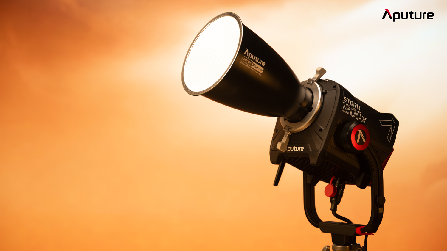Aputure STORM 1200x bi-color cob ip65 weatherproof led light with blair five color engine