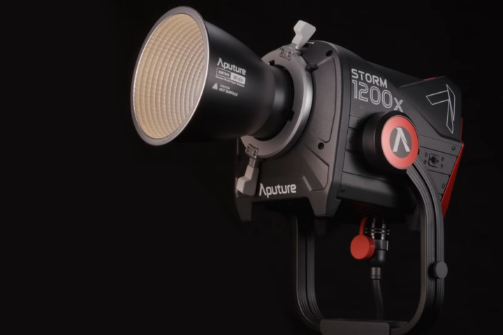 Aputure STORM 1200x bi-color cob ip65 weatherproof led light with blair five color engine