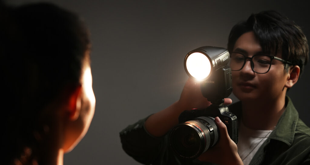 Godox V100 100 Ws ttl round head on camera flash flashgun modeling light
