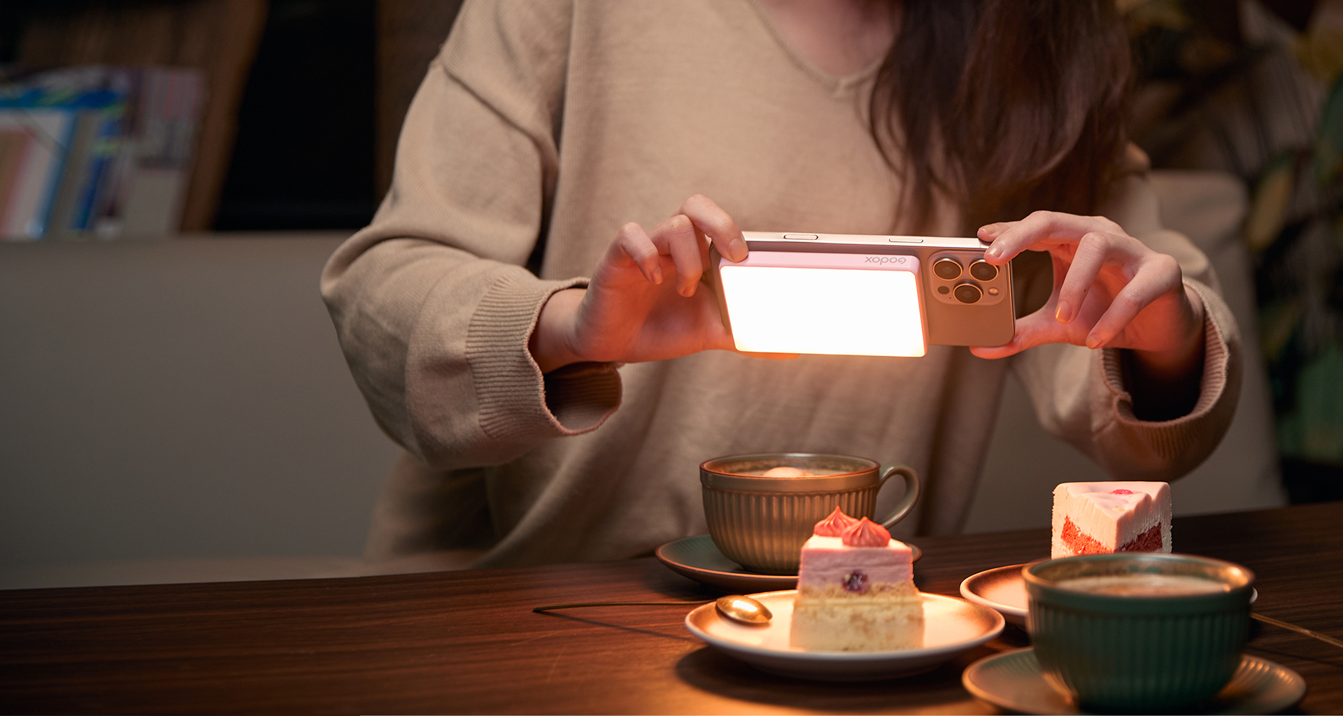 Godox MA5R compact pocket bi-color rgb led light wireless charging for MagSafe smartphones